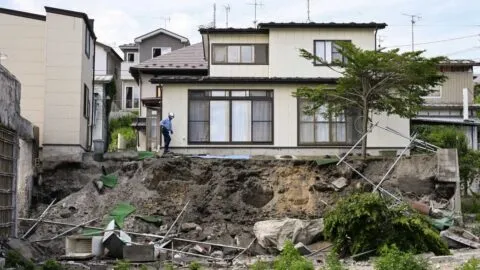 Fuerte terremoto en Japón no ameritó alerta de tsunami y no hay daños nucleares