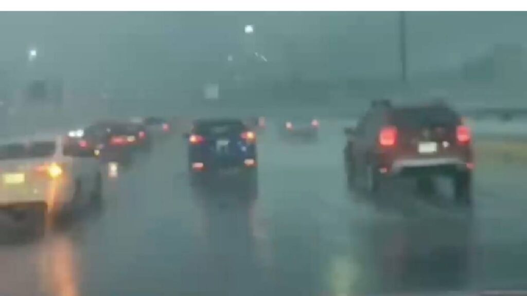 La tormenta en Nuevo León dejó una mujer muerta, apagones, inundaciones y daños en Monterrey.