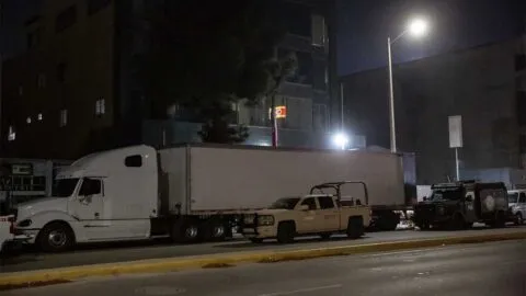 Líder transportista de Nuevo León denuncia extorsión y "levantón" por parte de policías municipales