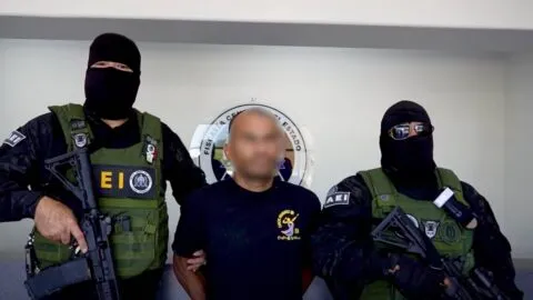 Tras hallazgo de fosas clandestinas, cae el “Rodilla”, integrante de “Los Rusos” en Baja California