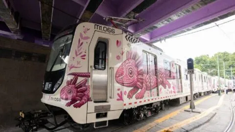 Trenes "Hechos en China" transportarán a aficionados a sedes mexicanas de Mundial 2026