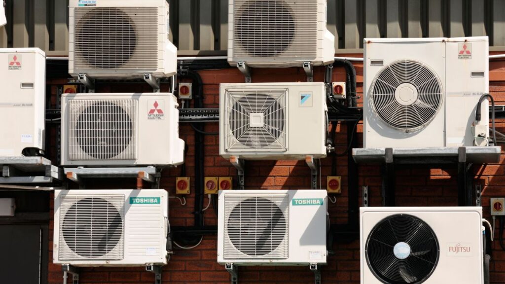 Mantener el aire acondicionado a temperaturas demasiado bajas puede incrementar significativamente el consumo eléctrico.