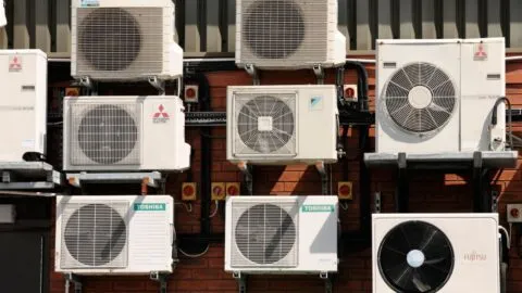 Tu aire acondicionado podría estar disparando la factura de luz este verano: la temperatura que recomiendan los expertos