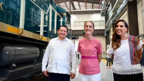 Presidenta Claudia Sheinbaum anuncia llegada de las primeras 12 locomotoras del tren maya de carga; se inaugura en 2027