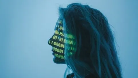 Tilly Norwood, la actriz hecha con inteligencia artificial que desafía a Hollywood, tendrá su primer protagónico