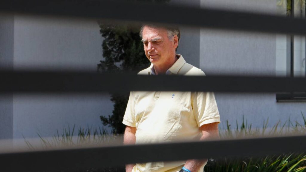 Amplían prisión domiciliaria de Jair Bolsonaro