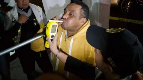 Alcoholímetro después del México vs Inglaterra: qué hacer si te detienen
