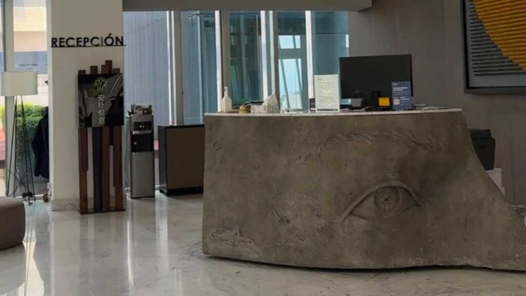Así luce hotel donde agredieron a recepcionista