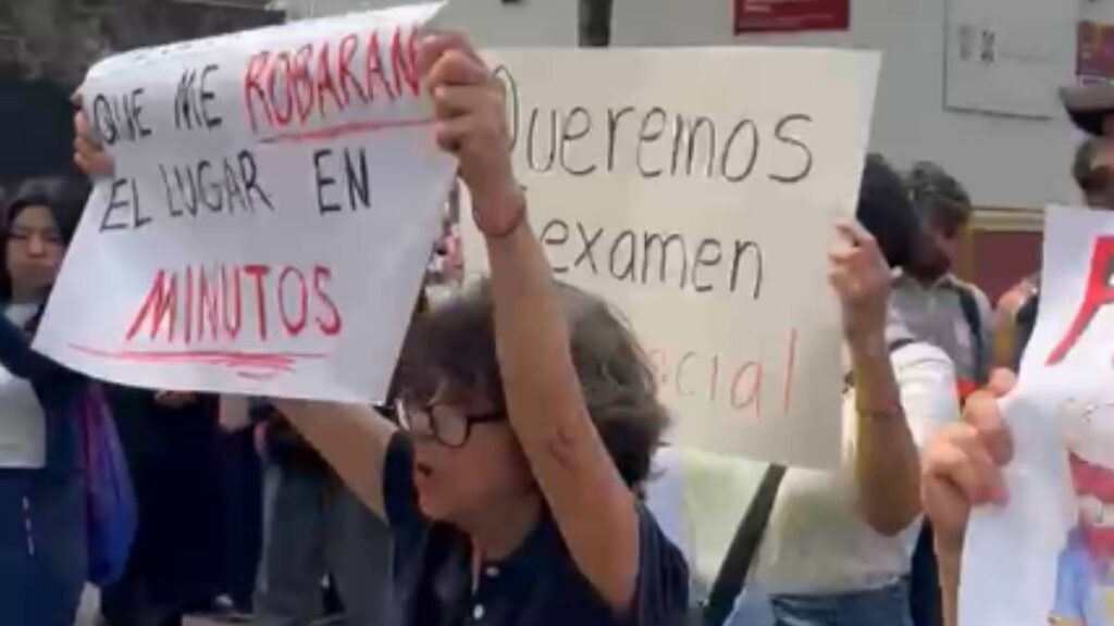 Aspirantes inconformes con el examen en línea.