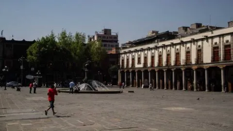 Balacera en Plaza de Santo Domingo deja un muerto y dos heridos en CDMX