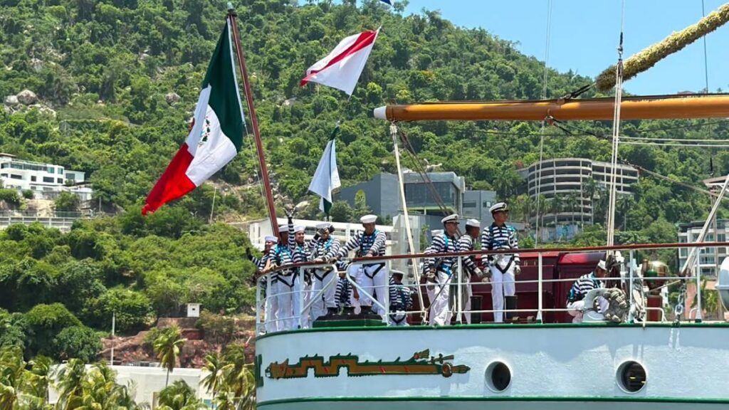 Buque escuela Cuauhtémoc.