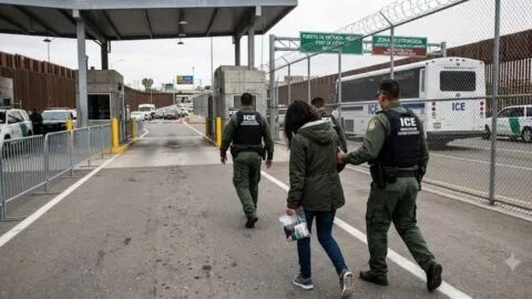Caso "DACA mother": Jessica Treviño demanda al Gobierno federal por su deportación a México pese a tener estatus vigente