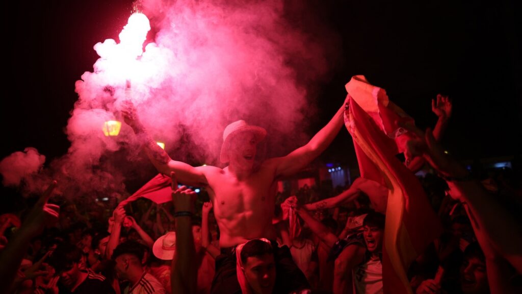 Festejos estallan en España tras triunfo en el Mundial contra Argentina.