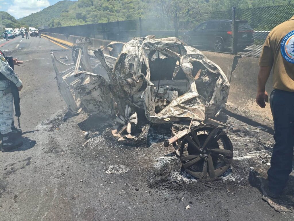 Accidente en la autopista Guadalajara-Tepic deja al menos 16 muertos; hay cierre total en Plan de Barrancas