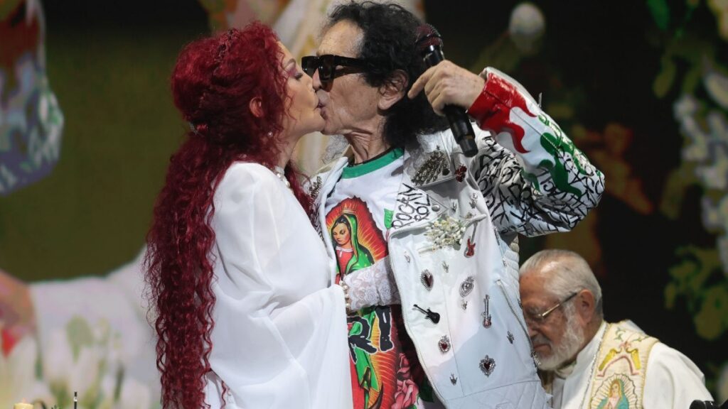“Con el mismo cariño que hace 46 años”: Alex y Chela Lora renuevan sus votos en concierto de El Tri