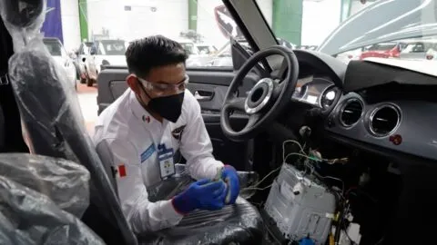Especialistas piden estrategia para autos eléctricos ante revisión del T-MEC