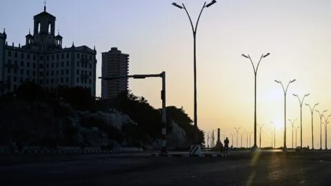 Cuba restablece energía eléctrica tras un nuevo apagón; suman diez cortes por crisis energética