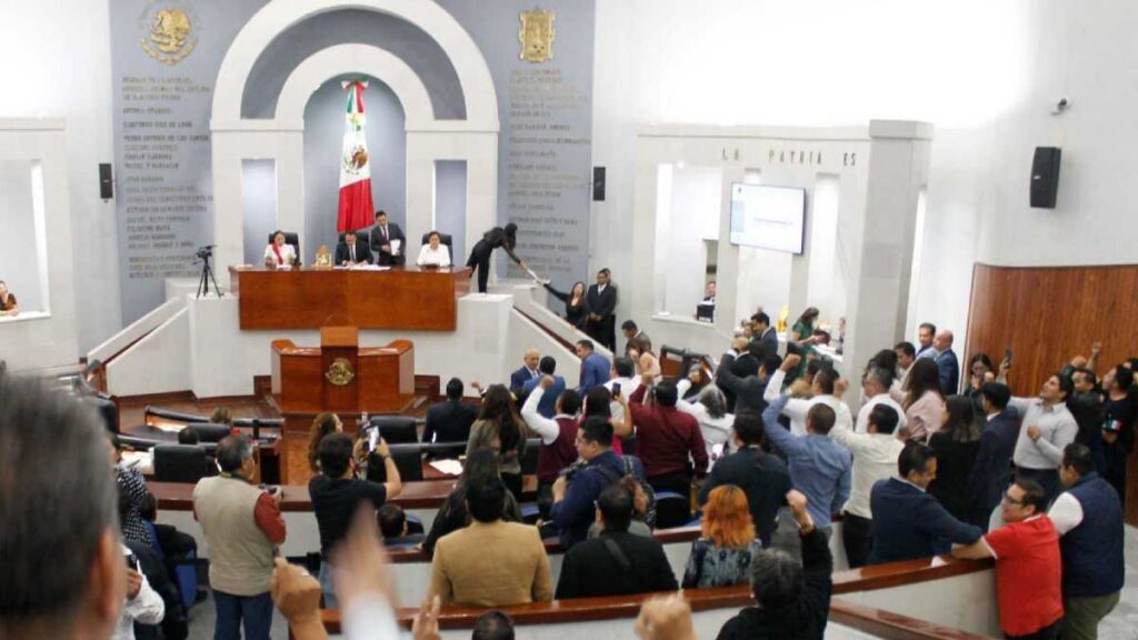 Derogan "Ley Serrano" en congreso de SLP