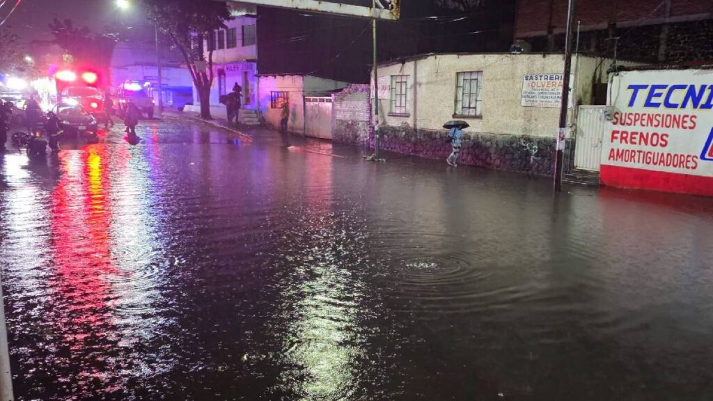 desbordamiento-en-planta-tratadora-de-huejotzingo-arrastra-un-vehiculo-video