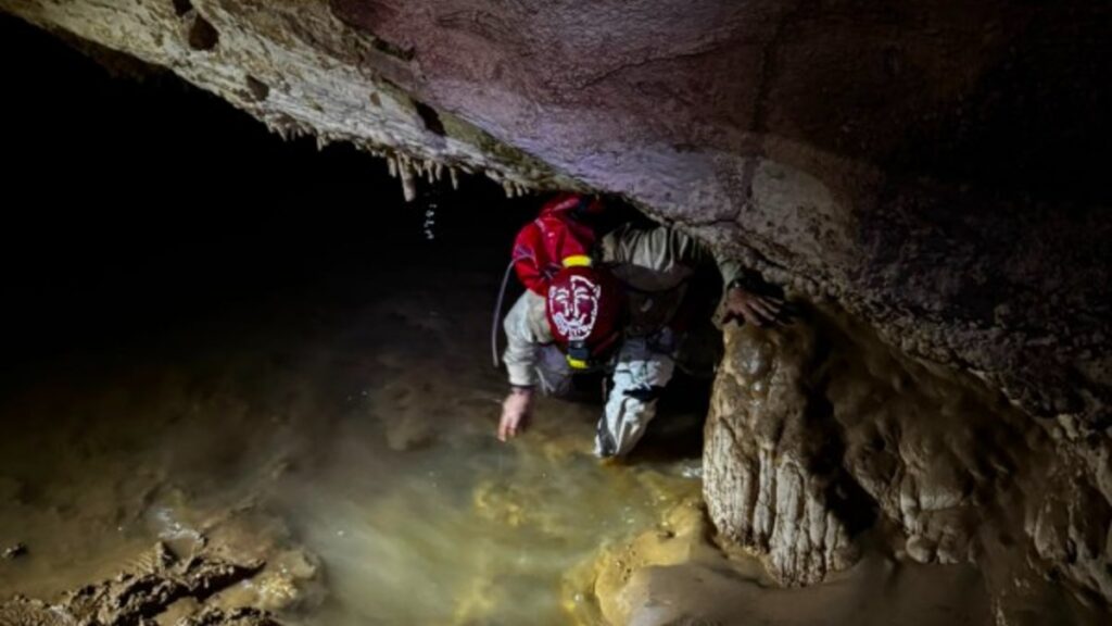 Descubren cueva con 179 piezas arqueológicas en Chiapas; INAH la considera un hallazgo relevante en la región