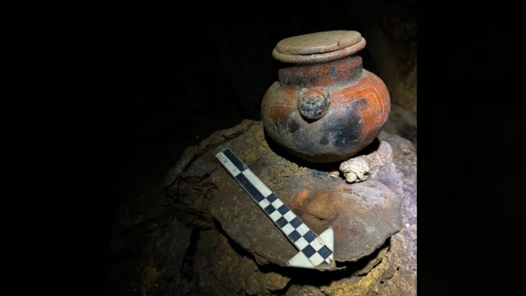 Descubren cueva con 179 piezas arqueológicas en Chiapas; INAH la considera un hallazgo relevante en la región