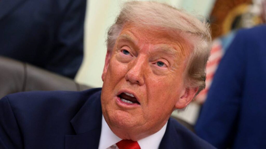 Donald Trump registra su peor nivel de aprobación; 73% critica sus prioridades, según una encuesta de CNN.