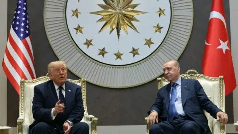 Cumbre de la OTAN: Trump levantará sanciones a Turquía; cuáles son y por qué se impusieron