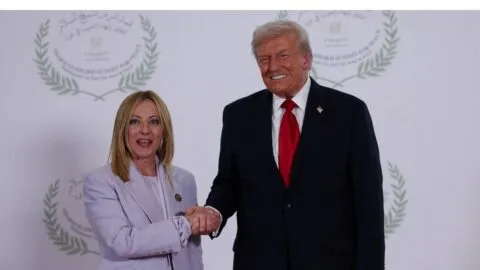 ¿Hubo tensión? El saludo entre Trump y Meloni se vuelve viral en la OTAN