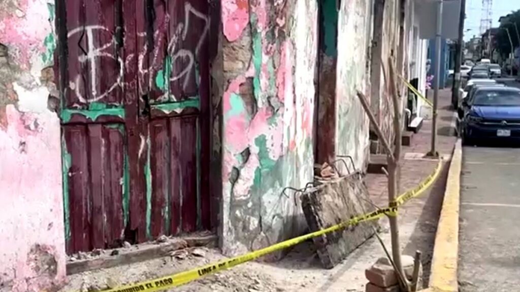 El sismo de magnitud 7.3 provocó daños en edificios de Tapachula, donde autoridades acordonaron inmuebles de forma preventiva.
