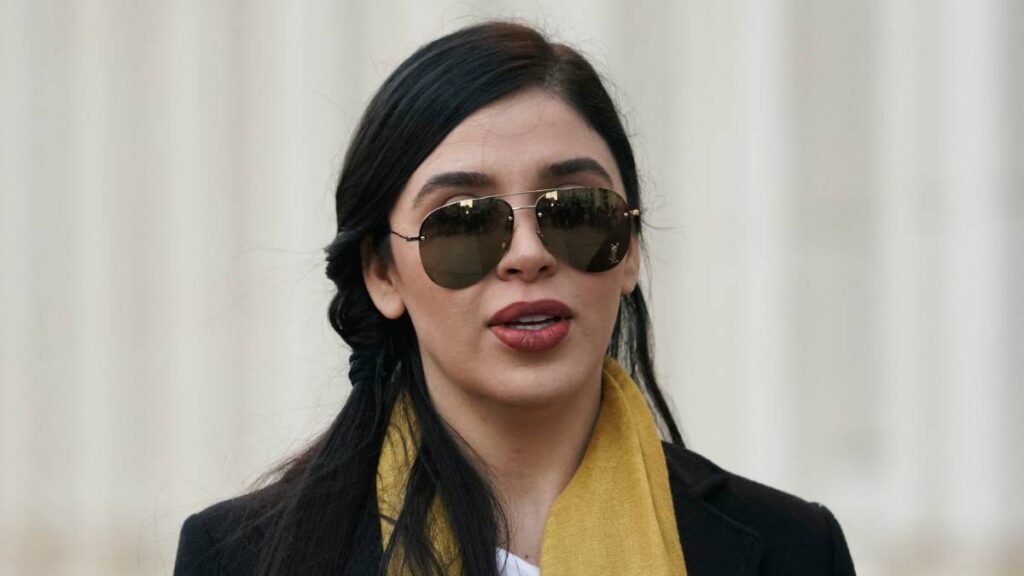 Emma Coronel y su abogada asistieron al evento como invitadas VIP