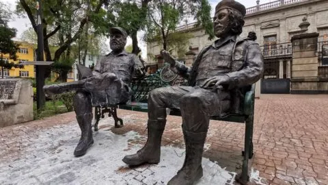 Brugada anuncia la reconstrucción de las estatuas de Castro y Guevara