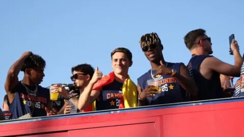 En vivo: retumban festejos en desfile de España tras ganar el Mundial 2026