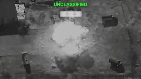 Estados Unidos reanuda bombardeos contra Irán en represalia porataques