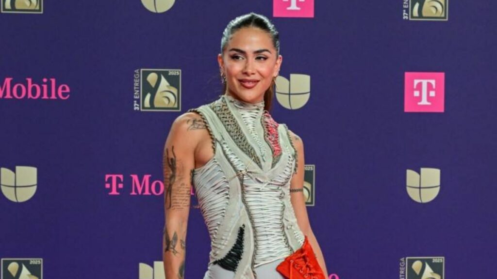 La colombiana Greeicy Rendón sorprendió a sus fans con un reto de baile y equilibrio.
