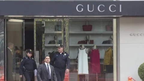 Golpe a tienda Gucci en Polanco: asaltantes huyen con artículos de lujo