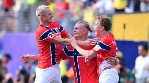 ¡Sorpresa total! Noruega derrota a Brasil y avanza a cuartos con doblete de Haaland