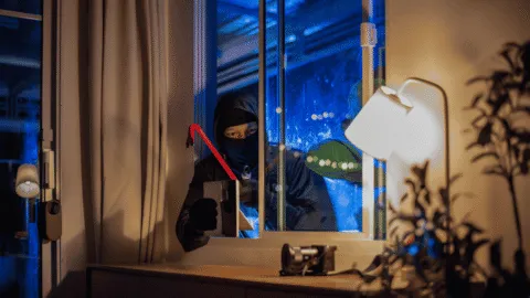 Cuidado en vacaciones: así operan delincuentes para robar tu casa