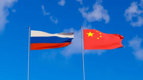 China y Rusia harán maniobras navales conjuntas en el Pacífico para "preservar la paz en la región"