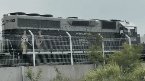 Retiran vagones tras descarrilamiento del Tren Interoceánico en Oaxaca, mientras continúan las investigaciones