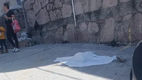 Hallan cuerpo de recién nacido dentro de bolsas en Naucalpan