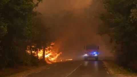 Los incendios se agravan en España y Francia; ya suman casi 270 mil evacuados