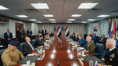 Irak firma 48 acuerdos con empresas de EE.UU.; destacan proyectos petroleros