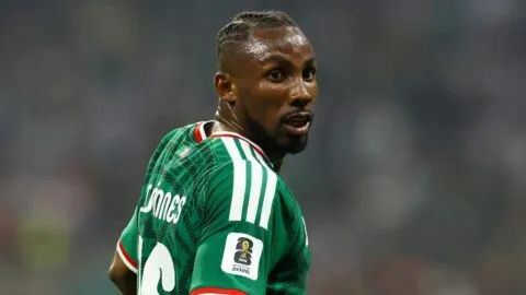 “¡Te amamos!”: Julián Quiñones recibe inesperada ovación en pleno vuelo tras el Mundial 2026