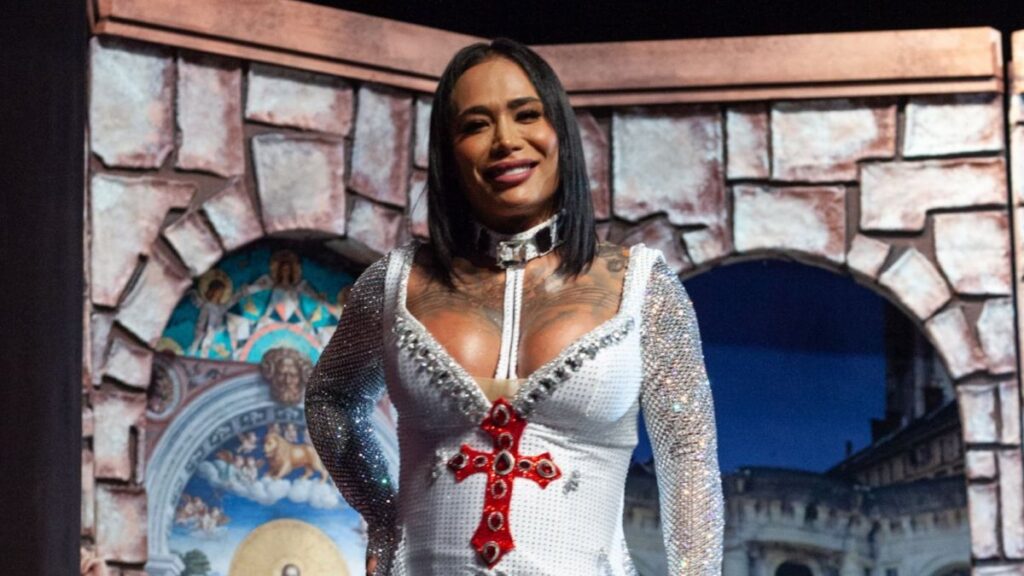 Karina Torres En La Casa De Los Famosos