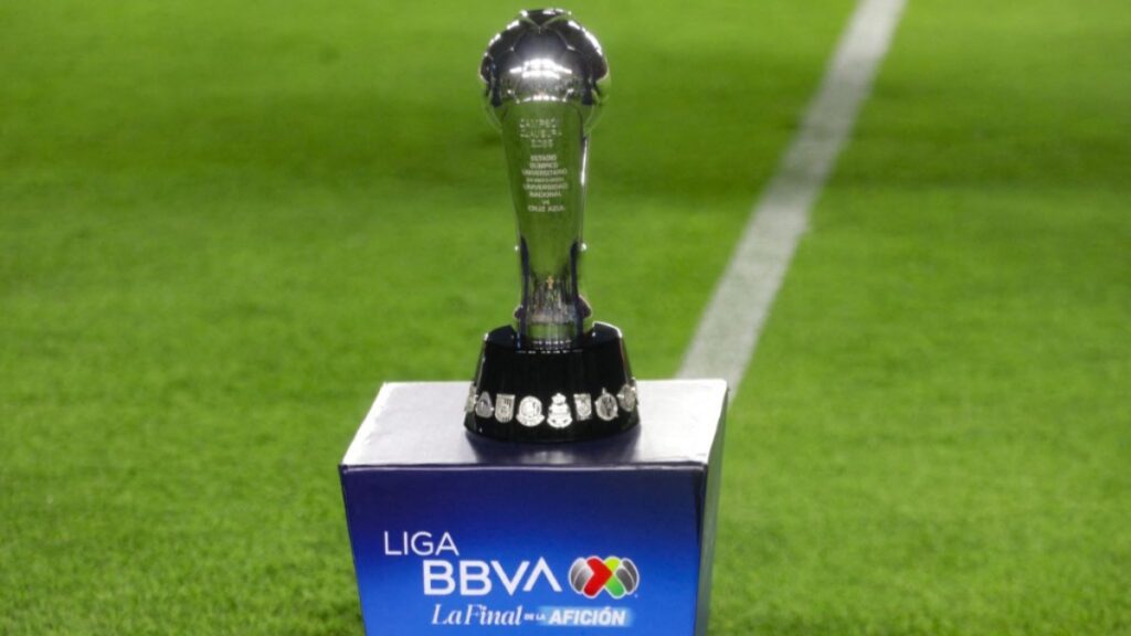 Trofeo de campeón de la Liga MX