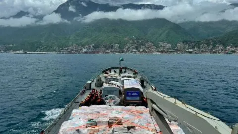 Ayuda humanitaria de México llega por mar a Venezuela tras los sismos