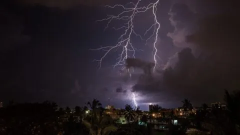 ¿Por qué es peligra una "tormenta negra"? Alertan por fuertes lluvias en México