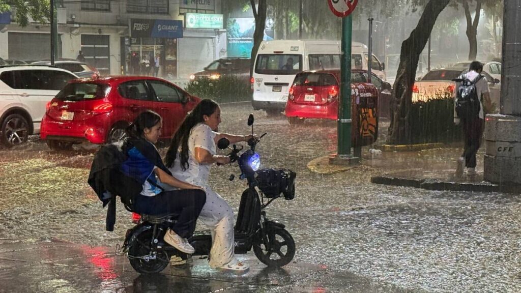 Bertha y el monzón mexicano provocarán lluvias muy fuertes en el norte y sur del país; Conagua mantiene alerta.