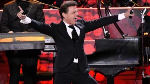 Luis Miguel sorprende a sus fans y reaparece con foto en redes tras supuesta crisis de salud