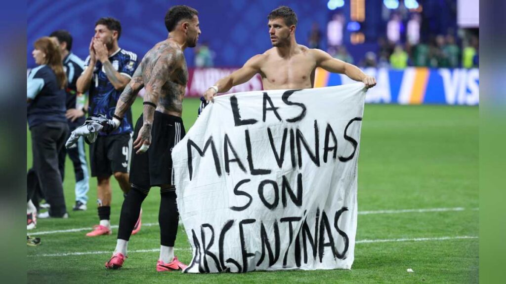 Reino Unido pide a la FIFA investigar pancarta de Malvinas mostrada por Argentina tras eliminar a Inglaterra